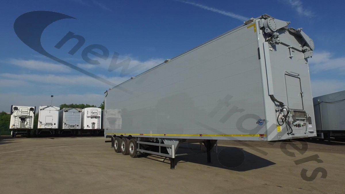 New 2024 Titan Landfill Walking Floor® Trailer Hydraulic Door