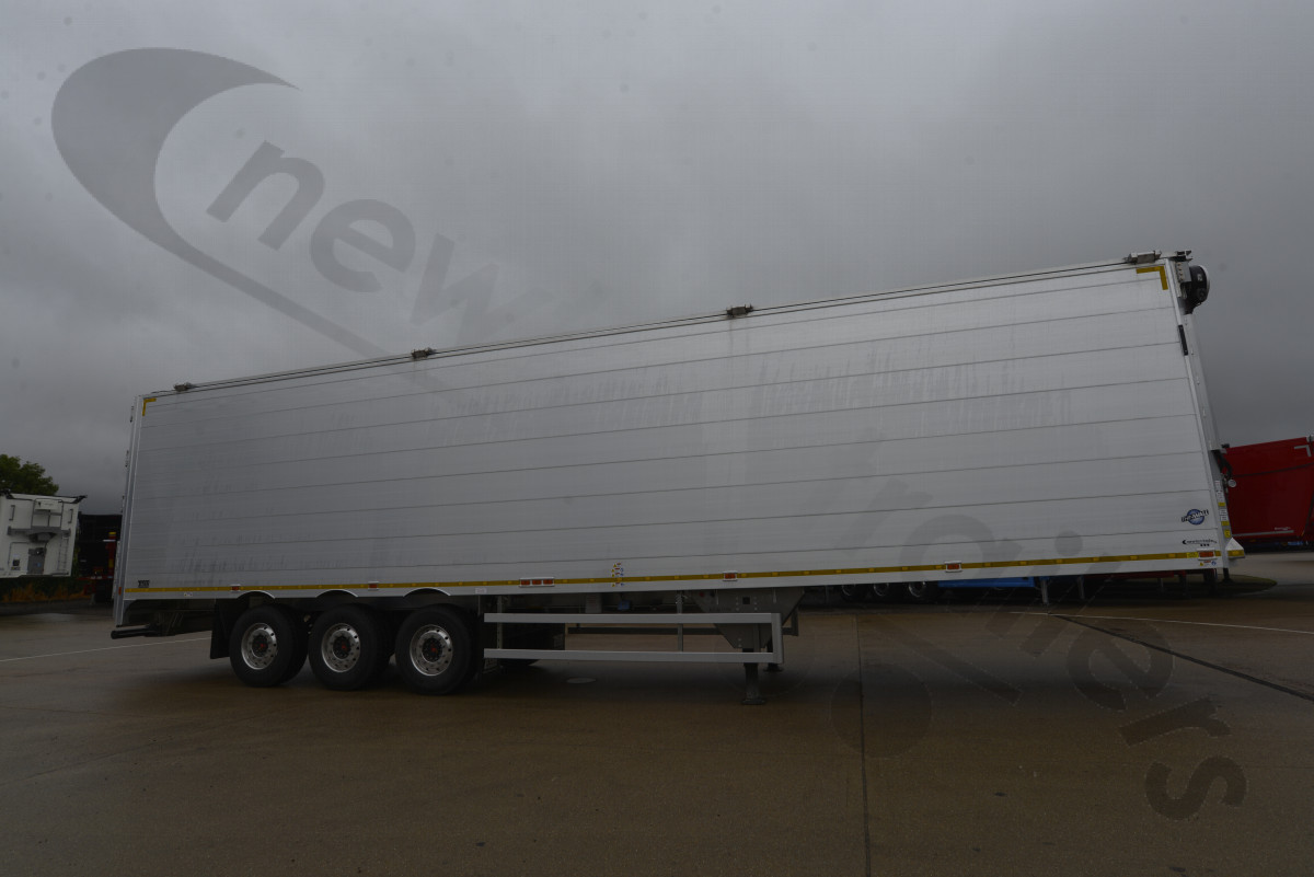 Hire Used 2022 Titan Heavy Waste & Landfill Moving Floor Trailer