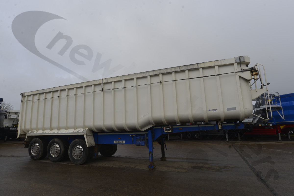 Used 2015 Wilcox CV Bathtub 'U' Shape Ribsided Tipping Trailer
