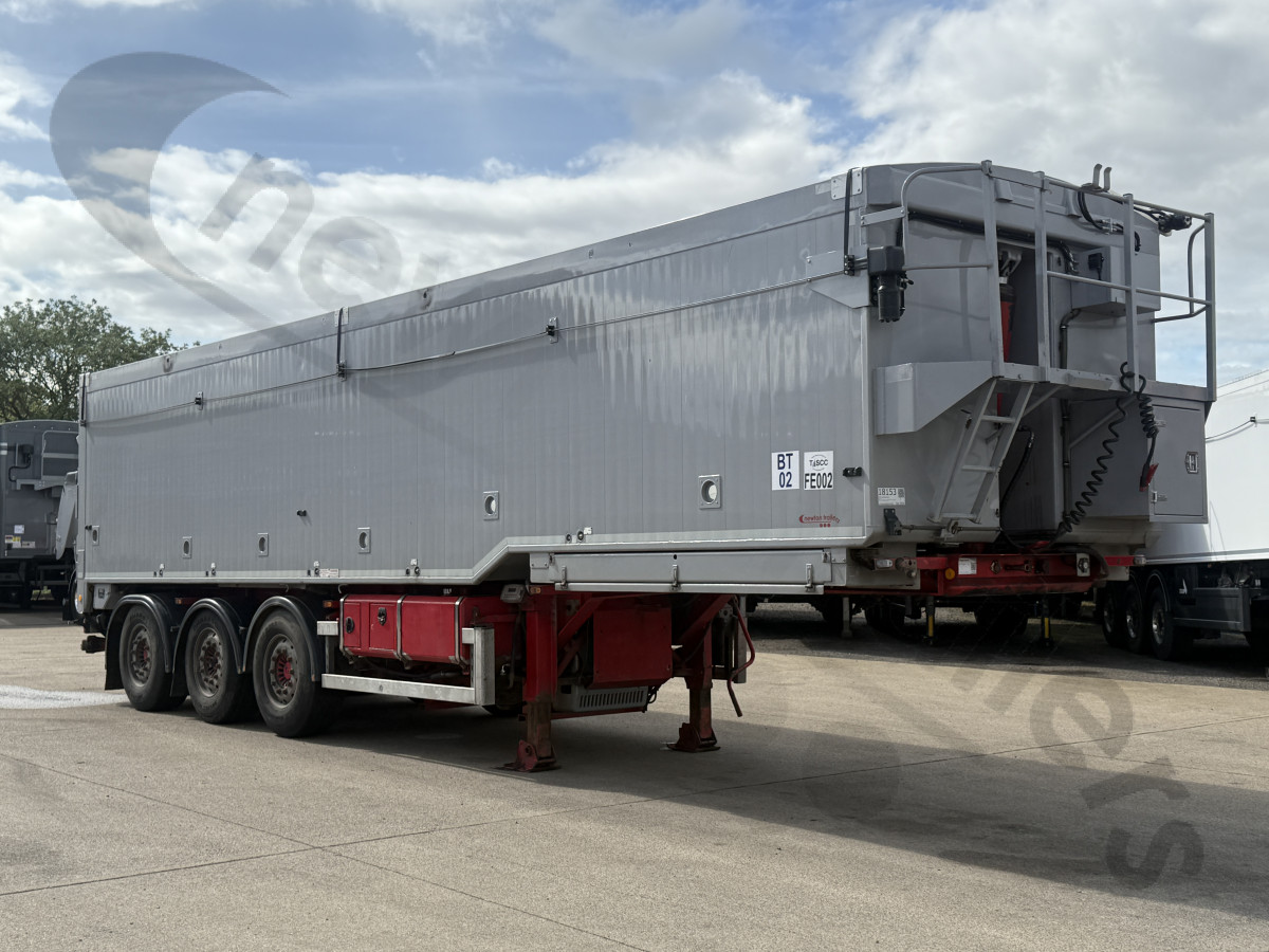 Used 2015 Priden Blowing Tipping Trailer