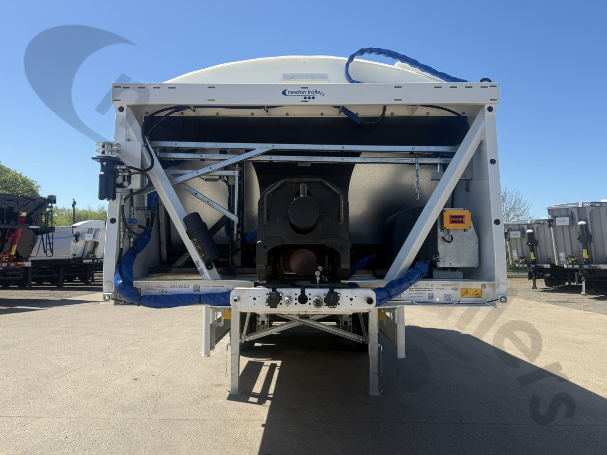 Hire New 2026 Fliegl Asphalt Ejector Trailer