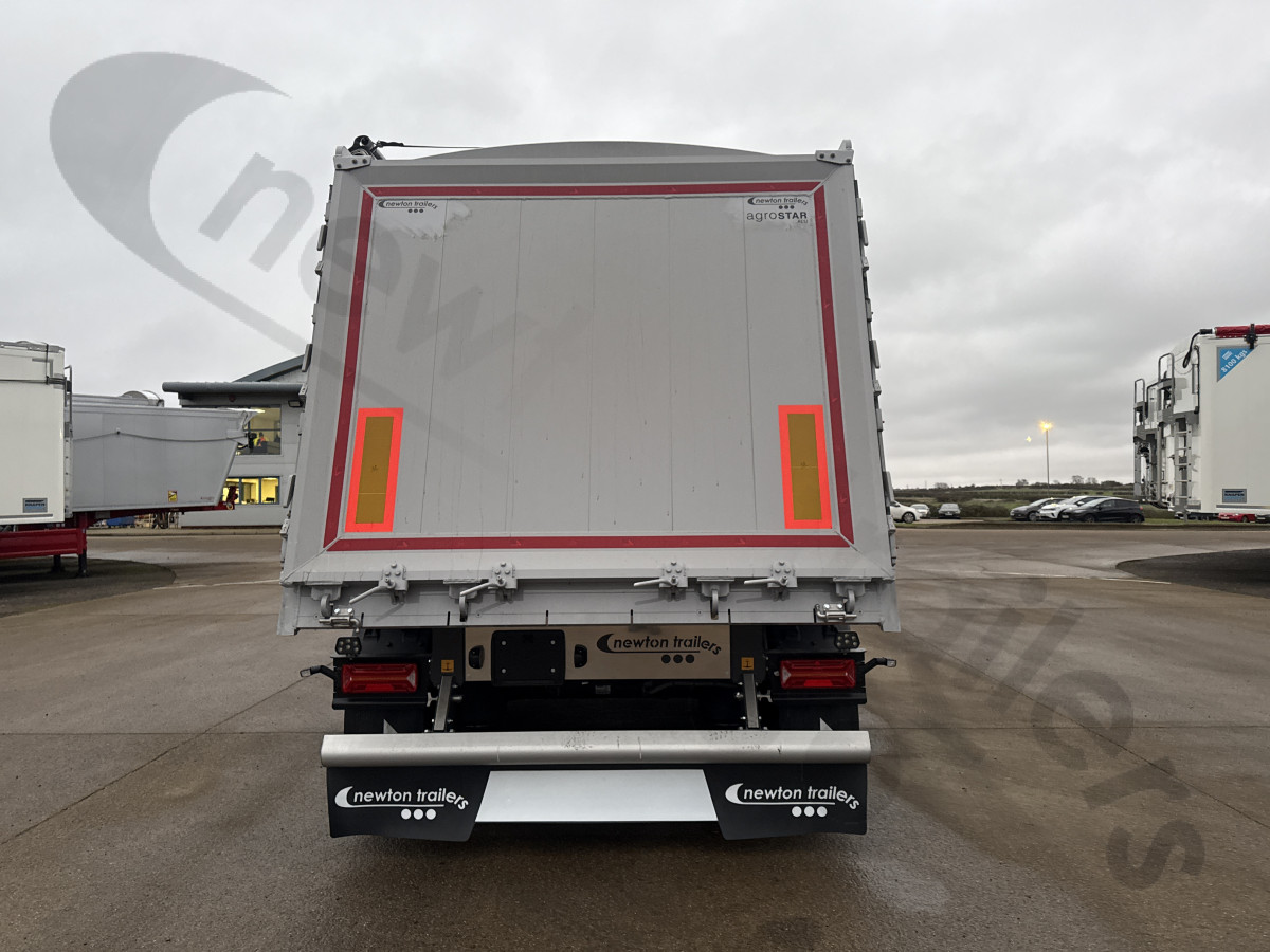 New 2025 STAS Watertight Tipping Trailer