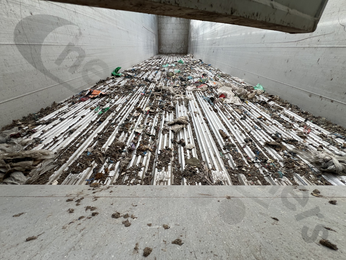 Used 2016 Titan Heavy Duty Waste & Landfill Moving Floor Trailer Hydraulic Door