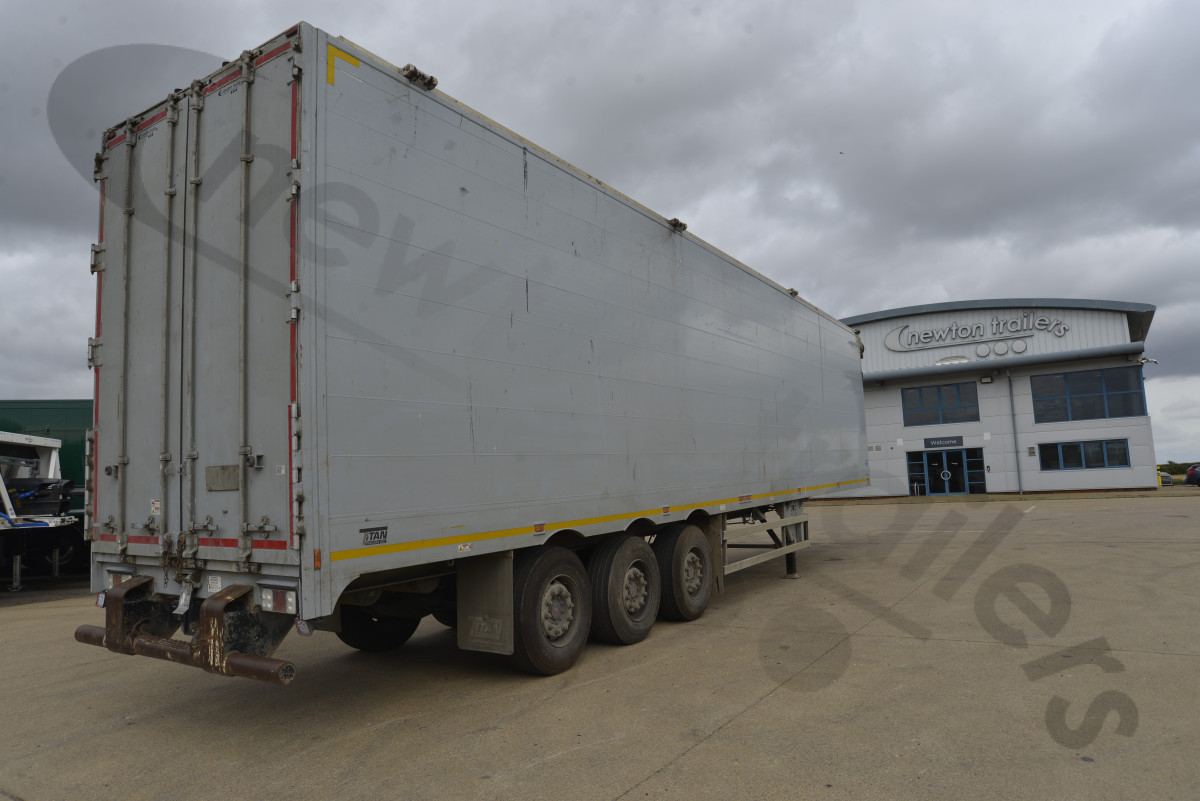 Used 2018 Titan Heavy Waste & Landfill Moving Floor Trailer