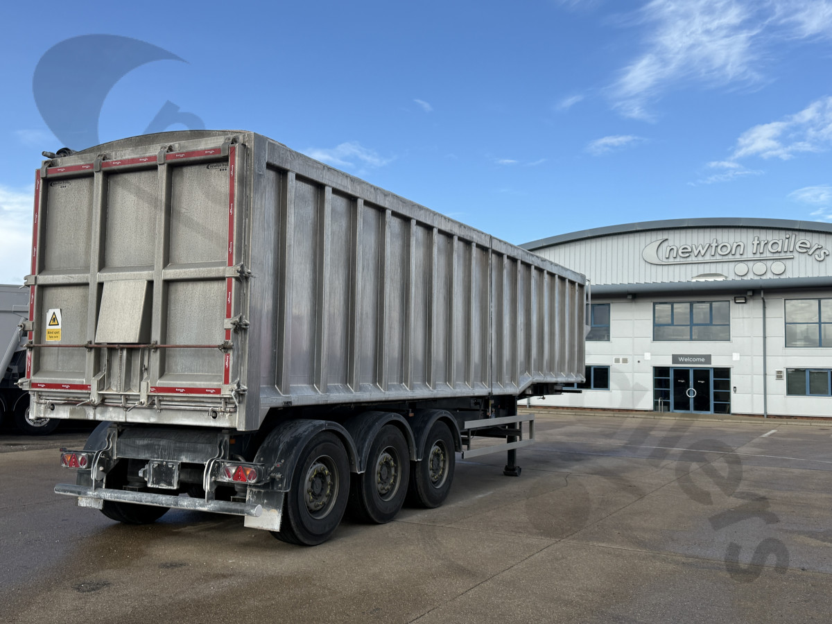 Used 2022 SDC/Alibulk Systems Bathtub 'U' Shape Ribsided Tipping Trailer