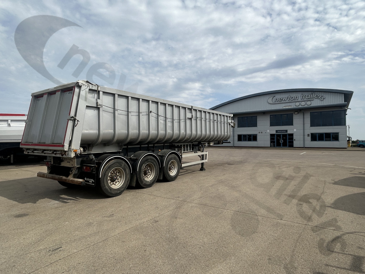 Used 2015 Fruehauf Aggregate Tipping Trailer