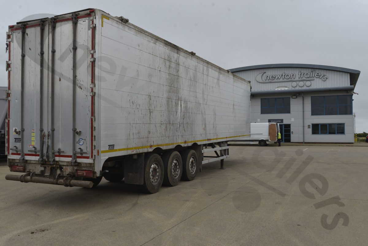 Used 2021 Titan Heavy Waste & Landfill Moving Floor Trailer