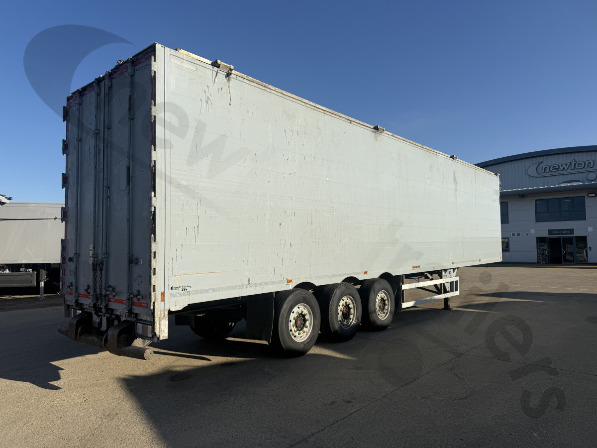 Used 2019 Titan Heavy Waste & Landfill Moving Floor Trailer