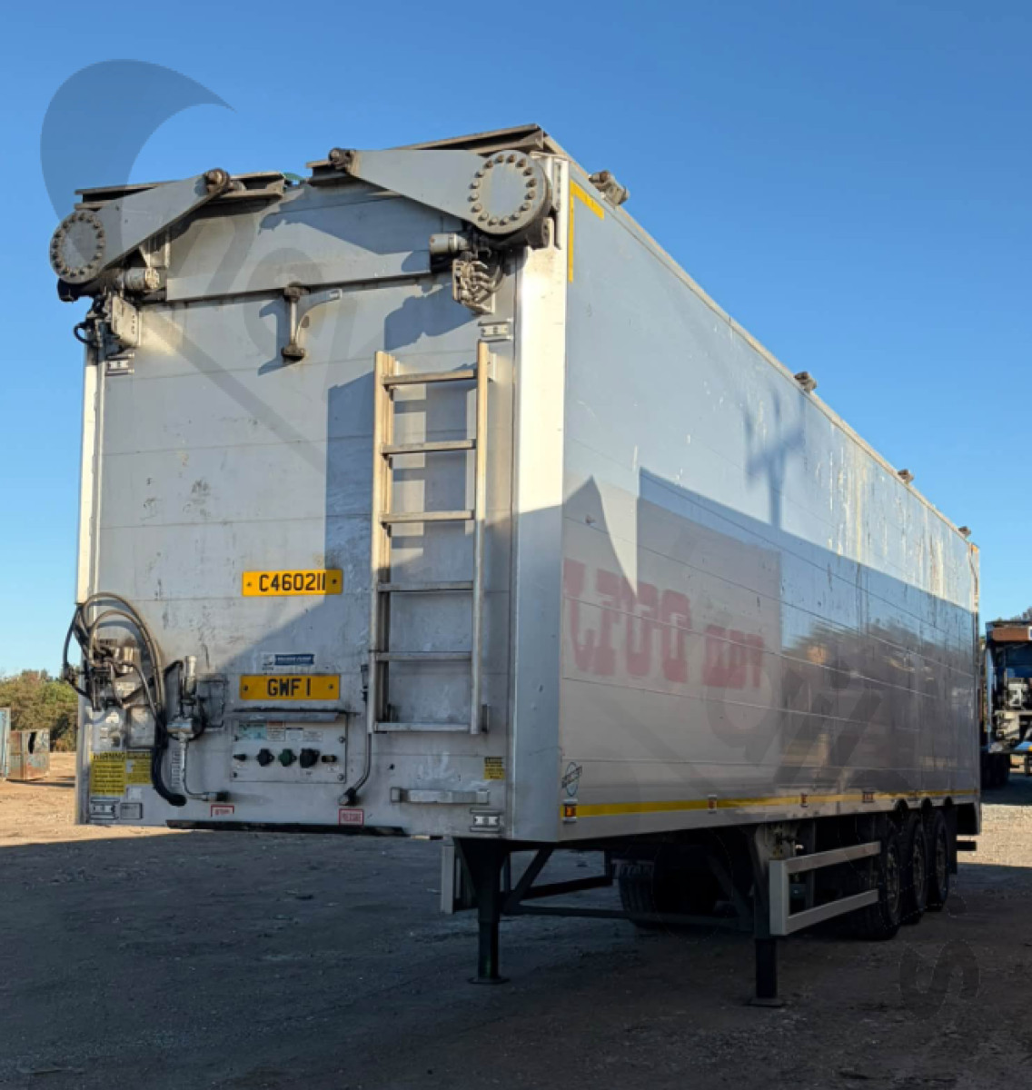 Used 2017 Titan UK Heavy Waste & Landfill Moving Floor Trailer