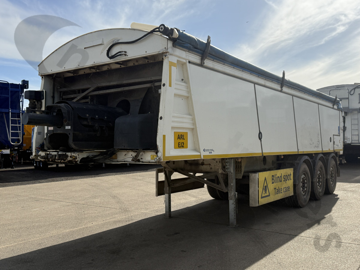 Hire Used 2022 Fliegl Asphalt Ejector Trailer