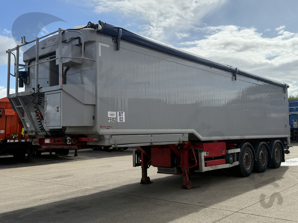 Used 2015 Priden Blowing Tipping Trailer