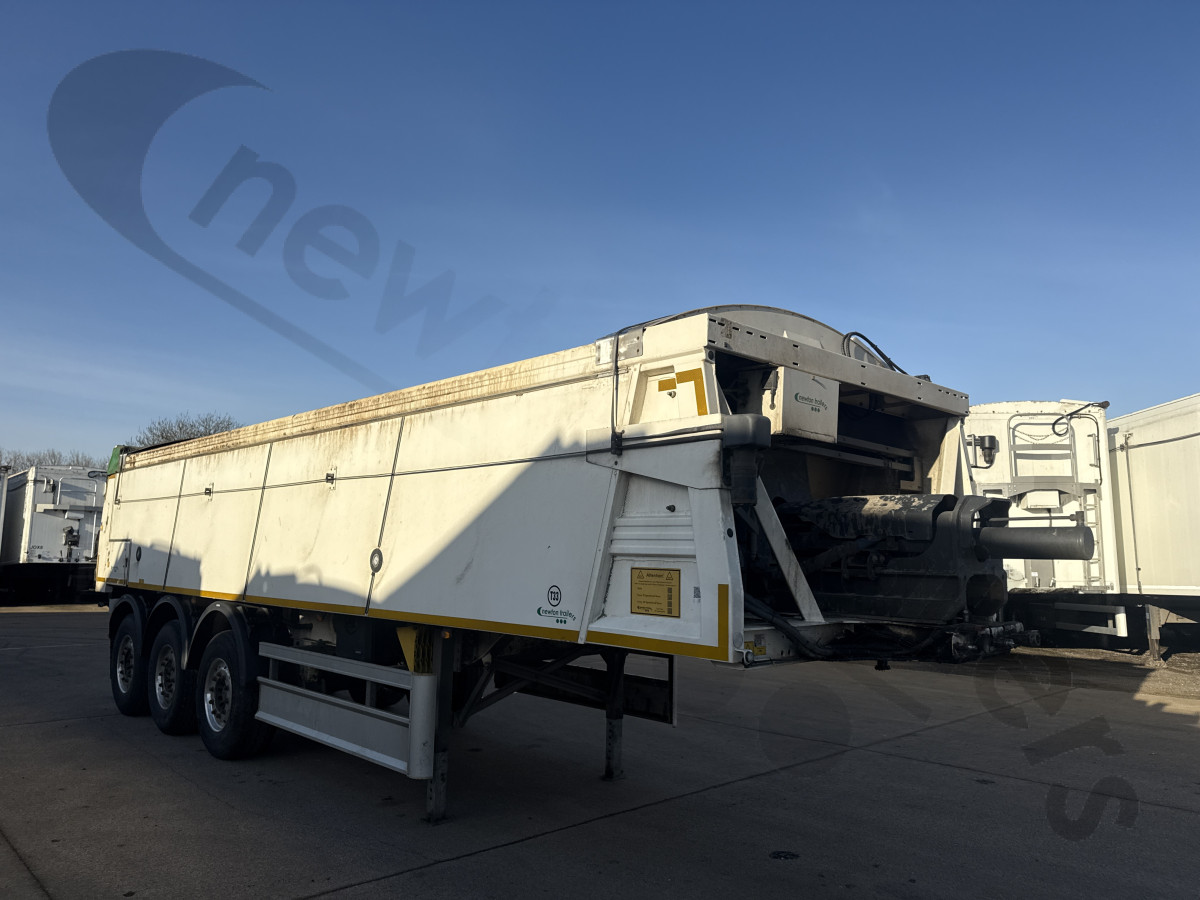 Hire Used 2024 Fliegl Asphalt Ejector Trailer