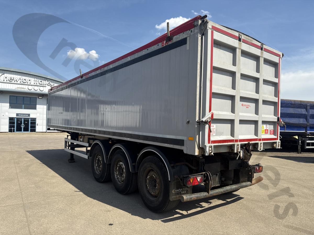 Used 2016 SDC Watertight Tipping Trailer