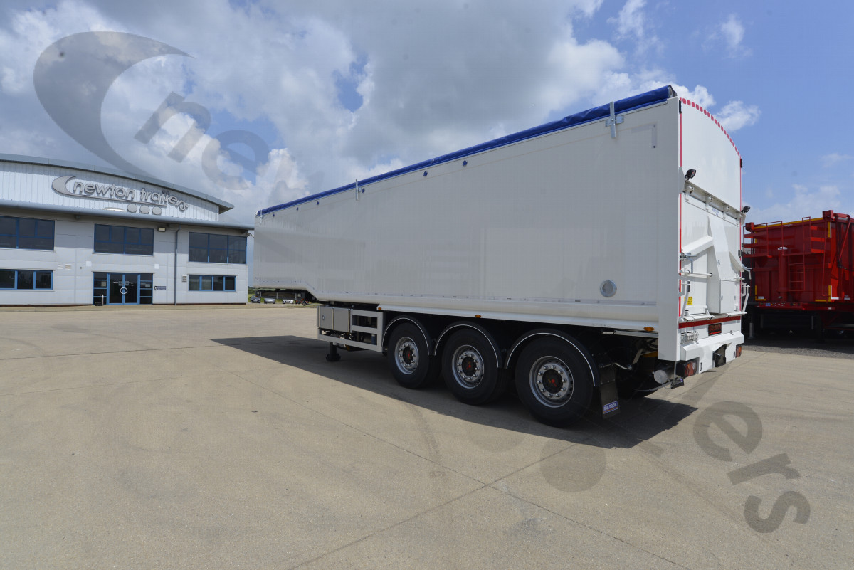 New 2025 Muldoon Blowing Tipping Trailer