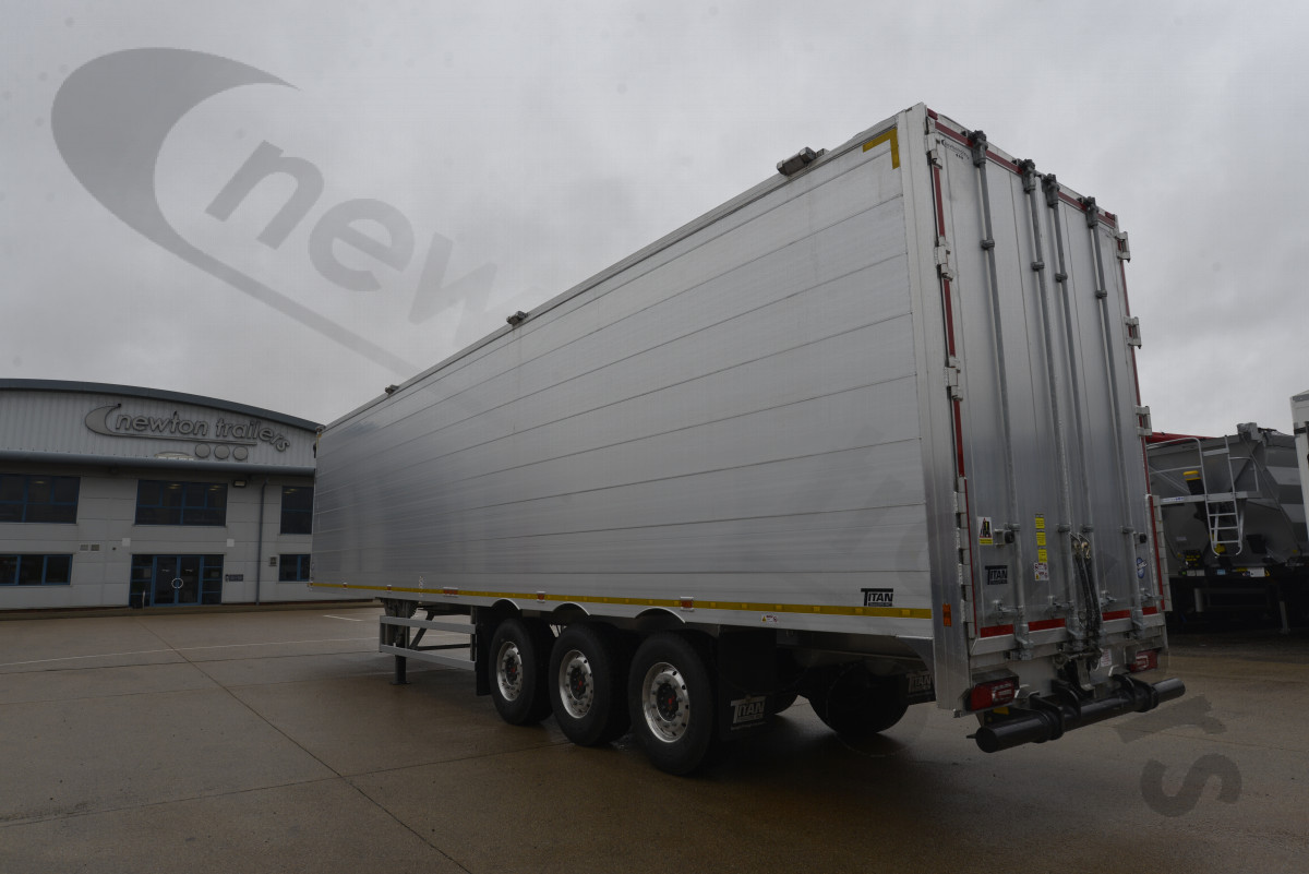 Hire Used 2022 Titan Heavy Waste & Landfill Moving Floor Trailer