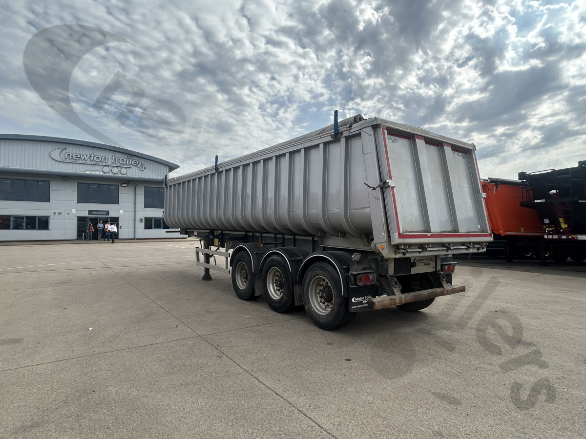 Used 2015 Fruehauf Aggregate Tipping Trailer