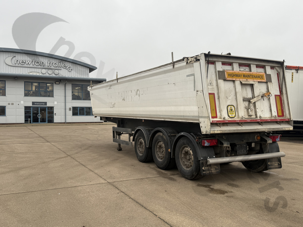Used 2015 Benalu Aggregate Tipping Trailer