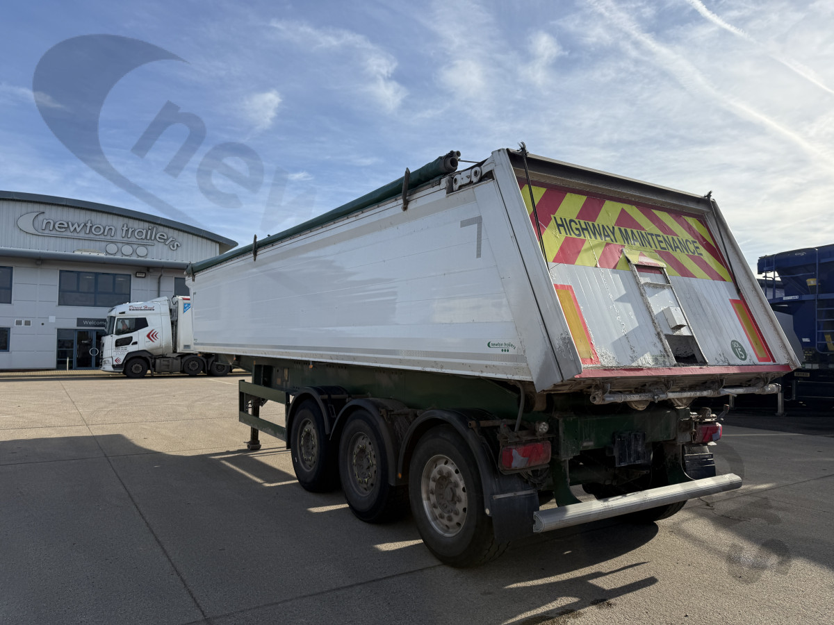 Used 2019 Benalu Aggregate Tipping Trailer
