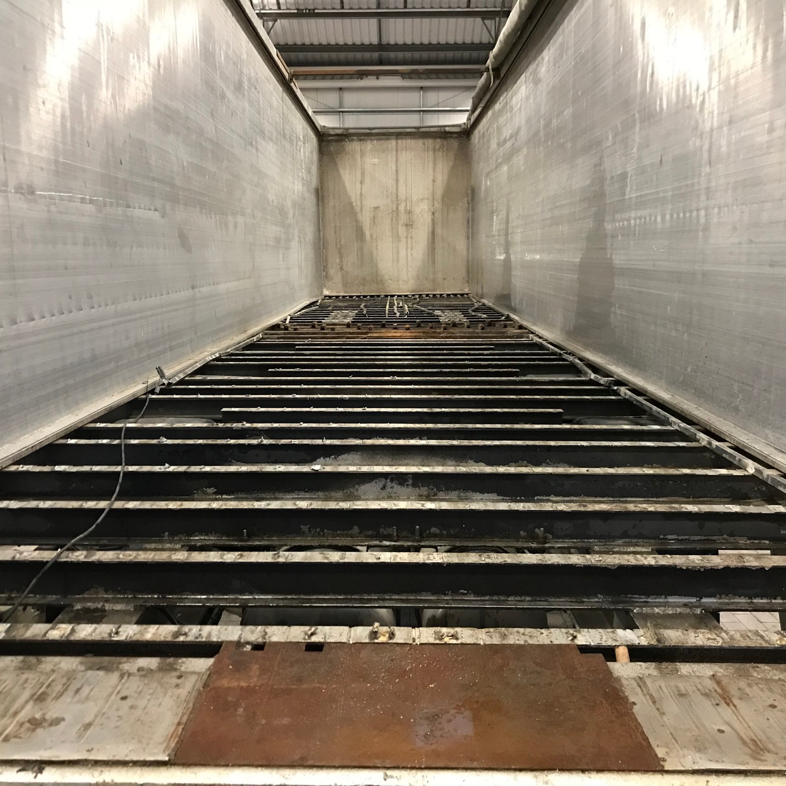 Trailer Floor Fitting