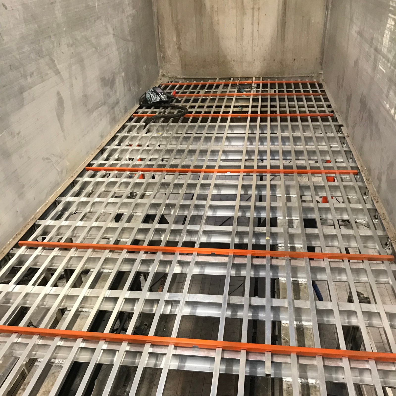 Trailer Floor Fitting